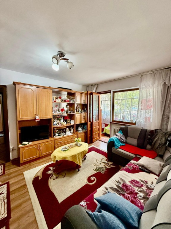 Apartament 2 camere, zona Gojdu