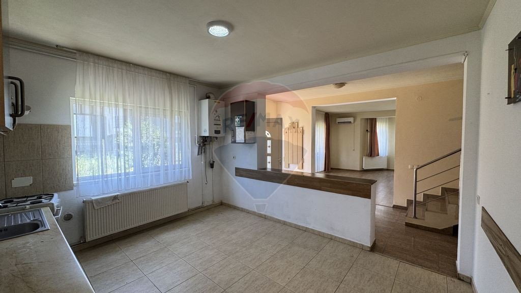 CASA DE VANZARA BAIA MARE ZONA LINISTITA