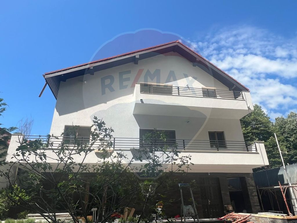 Casă / Vilă cu 7 camere de vânzare în zona Baneasa