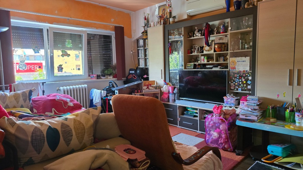 Apartament 3 camere in Deva, zona Eminescu colt cu Balcescu, etaj 2