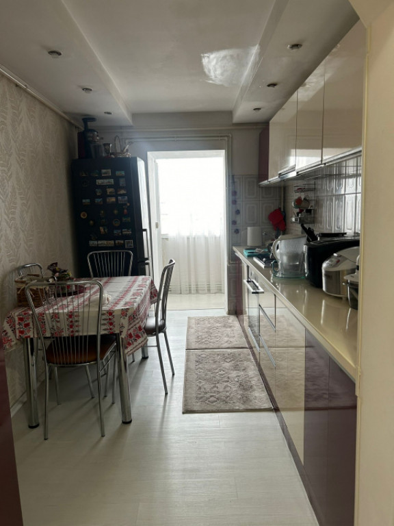 Apartament 3 camere zona Dacia, Constanta