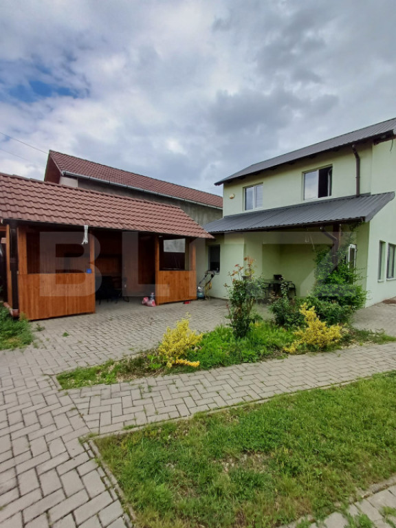 Casa cu 5 camere, 198 mp utili, 600 mp teren, in cartierul P