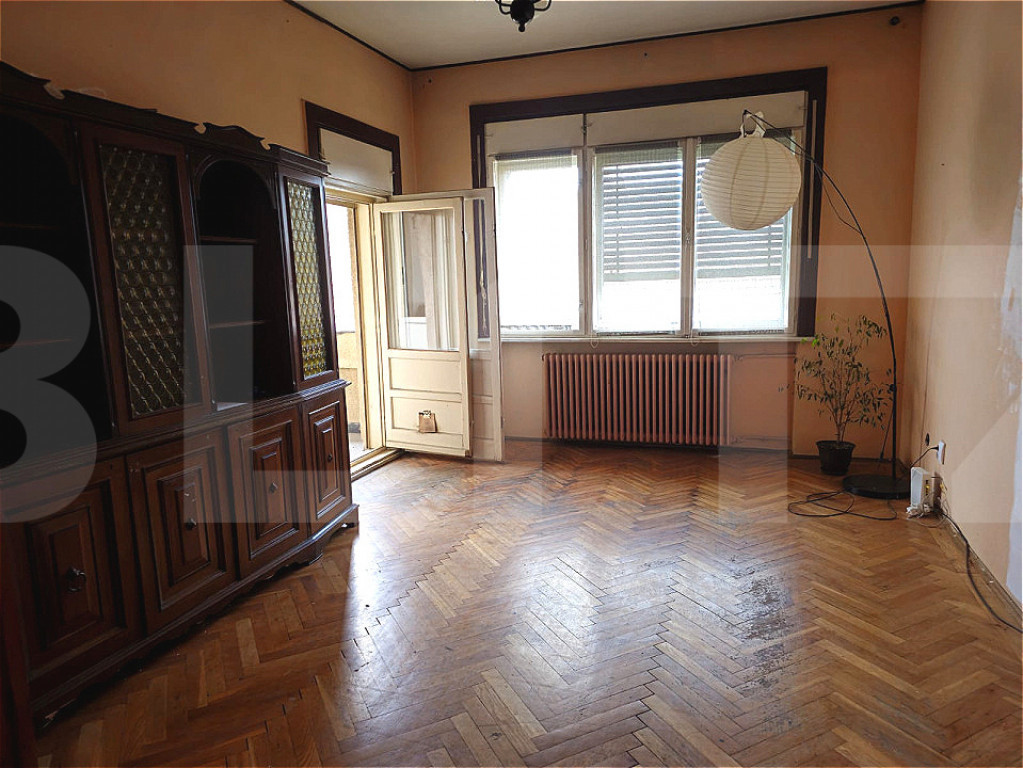 De vânzare – Apartament 4 camere, decomandat 100 mp – U