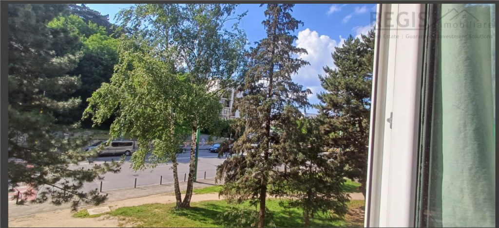 Apartament spatios 4 camere,2 parcari,2 boxe, Spitalul Jude