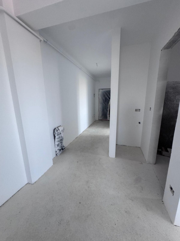 Apartament 2 camere, central, bloc nou, etaj intermediar, R