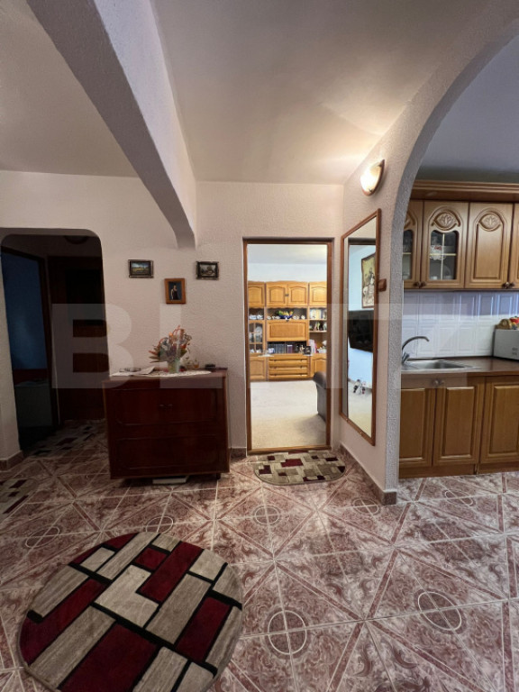 Apartament cu 2 camere, 35,60mp, semidecomandat, zona Kaufla