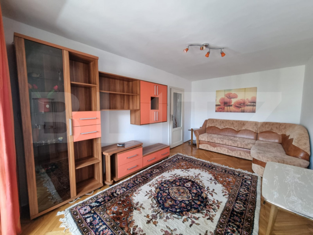 Apartament de închiriat, cu 3 camere, 65 mp, zona Astra