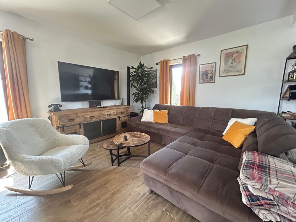 Casă eleganta in zona rezidentiala Ghimbav - cu vedere panoramica!