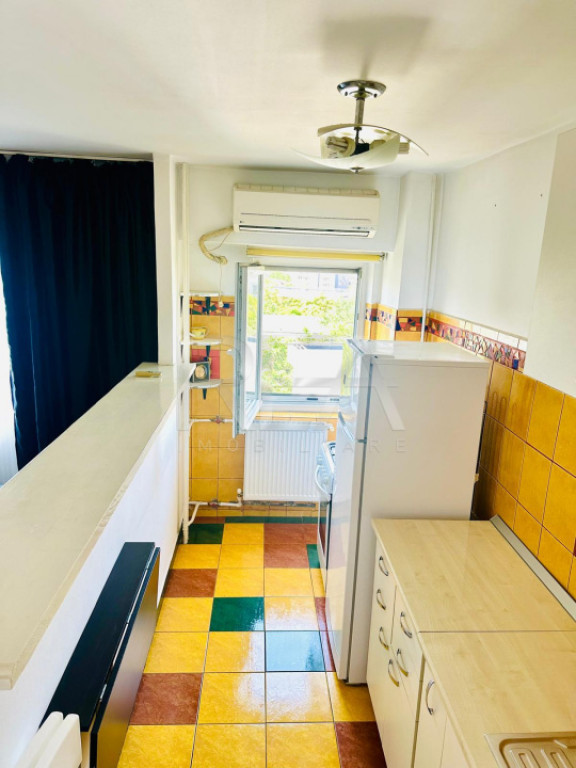 Garsonieră - Vitan - decomandat - 1989 - renovat