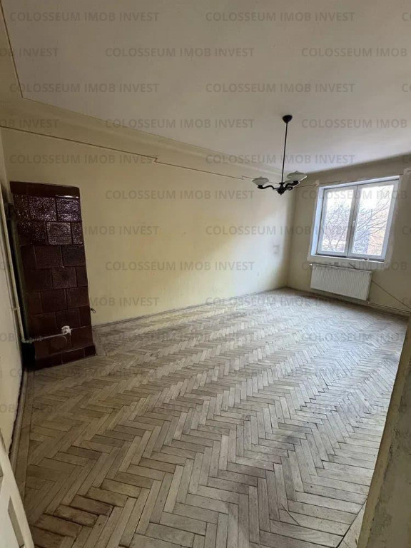 Apartament cu 3 camere, decomandat - zona Triaj