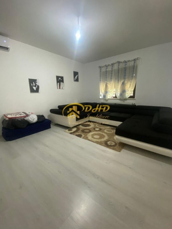 Casă single -2 dormitoare+living, mobilată și utilată, terasă+teren