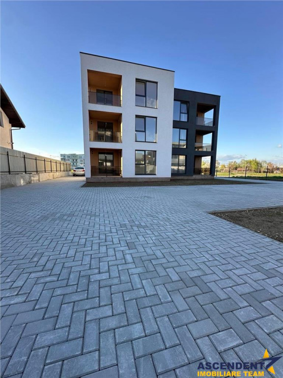 Nou! Prima ! Areal securizat, Nemobilat, doar bucataria echi