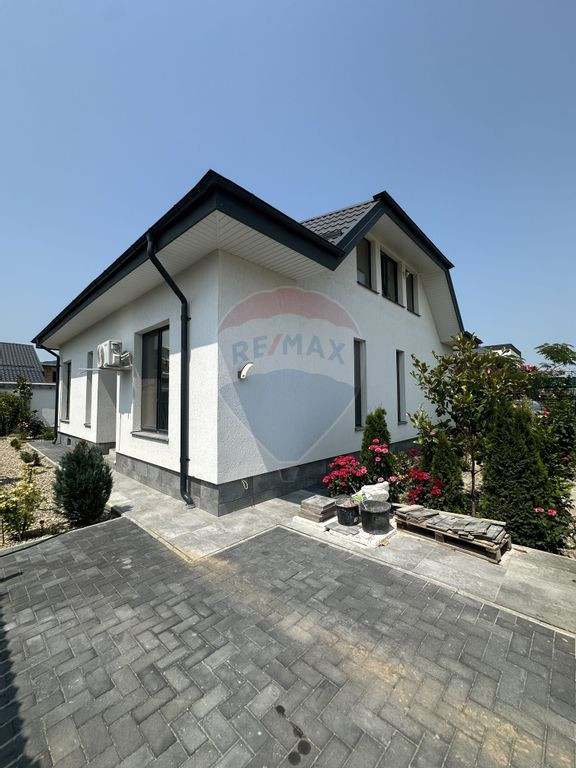 Casa cu 4 camere de vânzare în Buftea