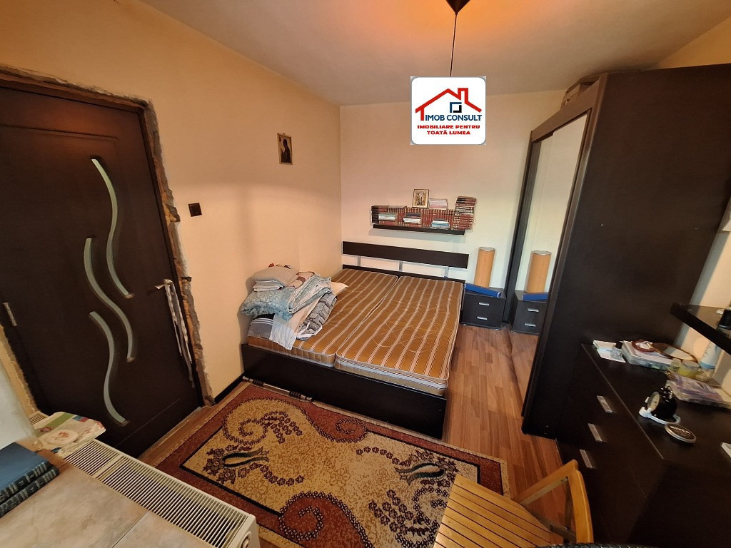 Etaj intermediar! Decomandat! Trei camere! CE1159