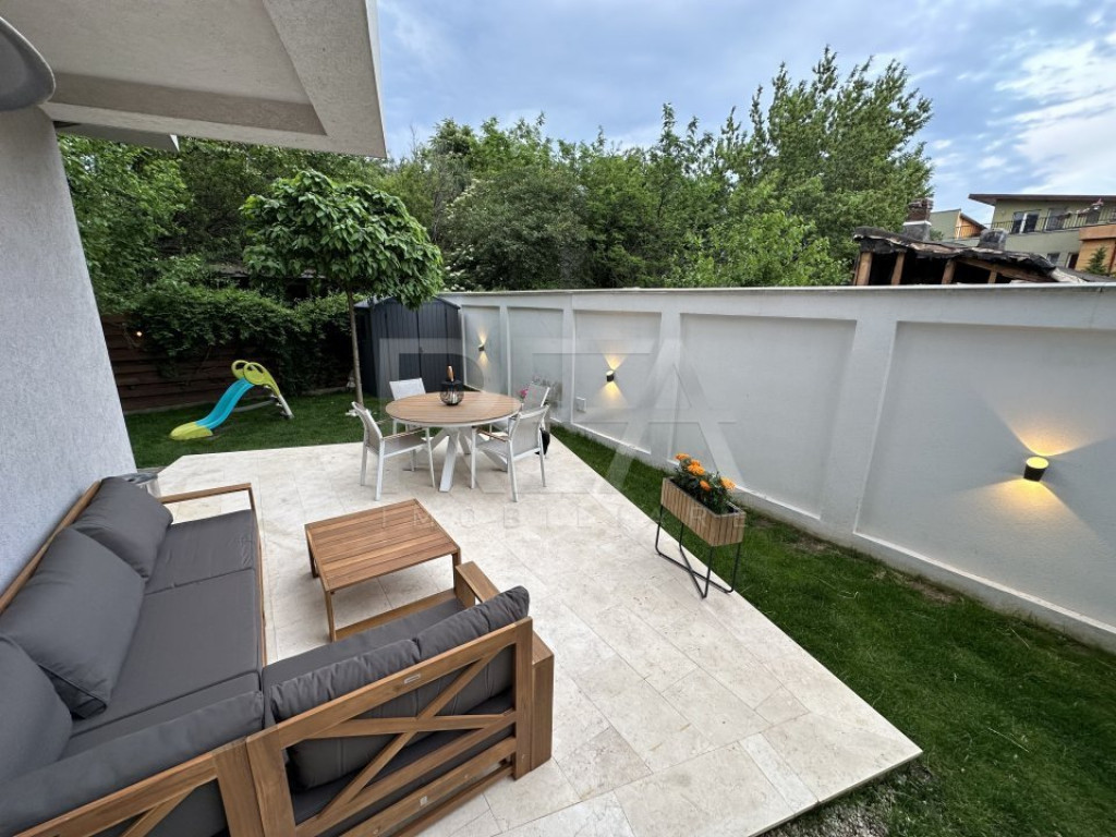 Duplex 5 Camere + Curte Militari