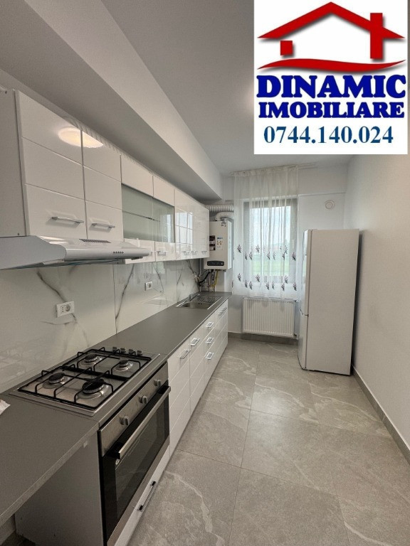 Ap 2 cam, ansamblu nou. Preț 350 euro/ lună