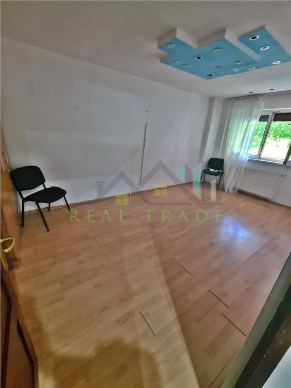 Garsoniera decomandata, bloc de apartamente Racadau