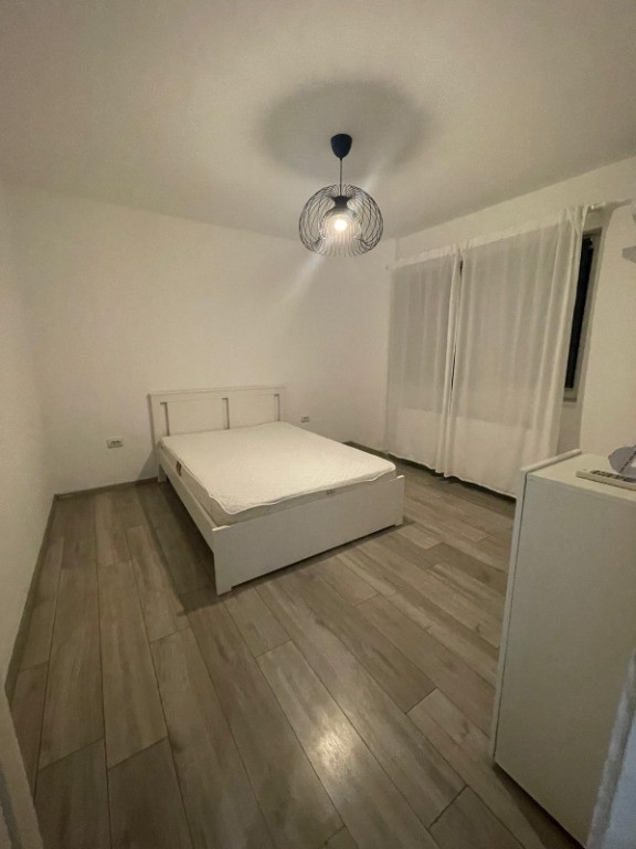 Garsonieră spațioasă, mobilată și utilată – Gata de mutat.