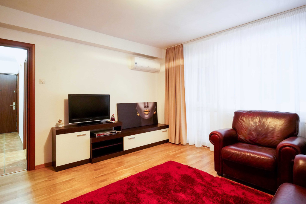 2 Camere, Recent renovat, vis a vis de Mall Vitan