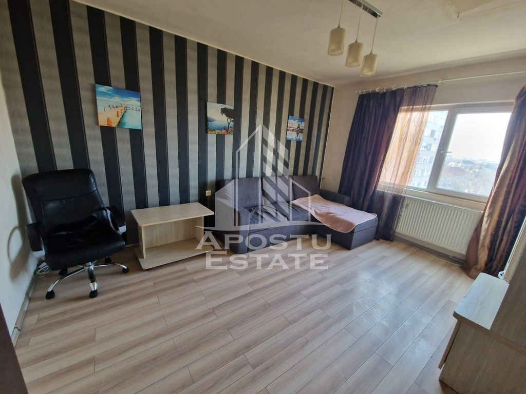 Apartament cu 3 camere in zona Gheorghe Lazar, decomandat