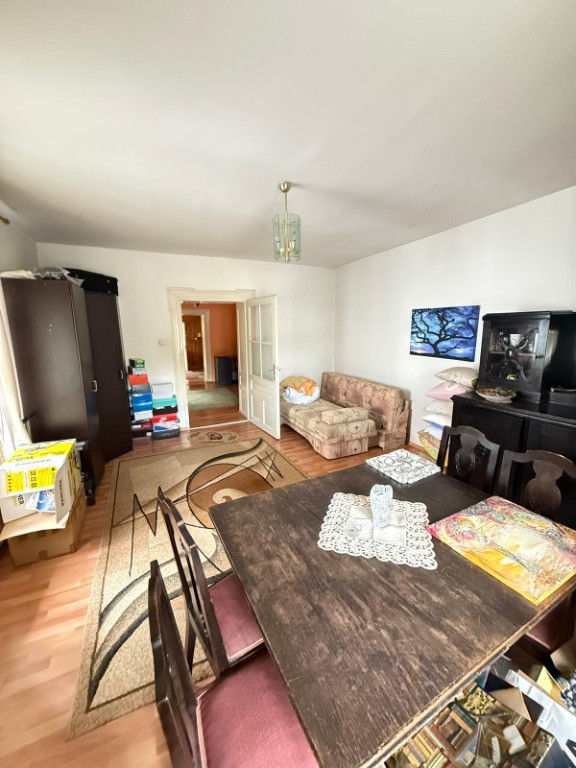 Casă centrală de vânzare- zona Cristian