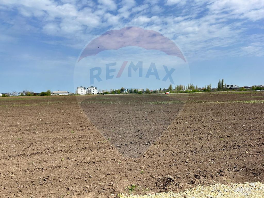 De vanzare teren 10,000mp, Otopeni, intre statiile de metrou