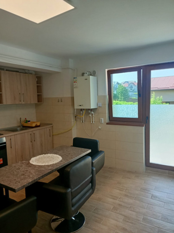 APARTAMENT 2 CAMERE, DECOMANDAT, BLOC NOU, MOBILAT SI UTILAT