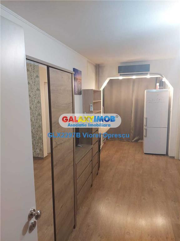 Garsoniera renovata, mobilata, utilata, Piata Minis, Titan