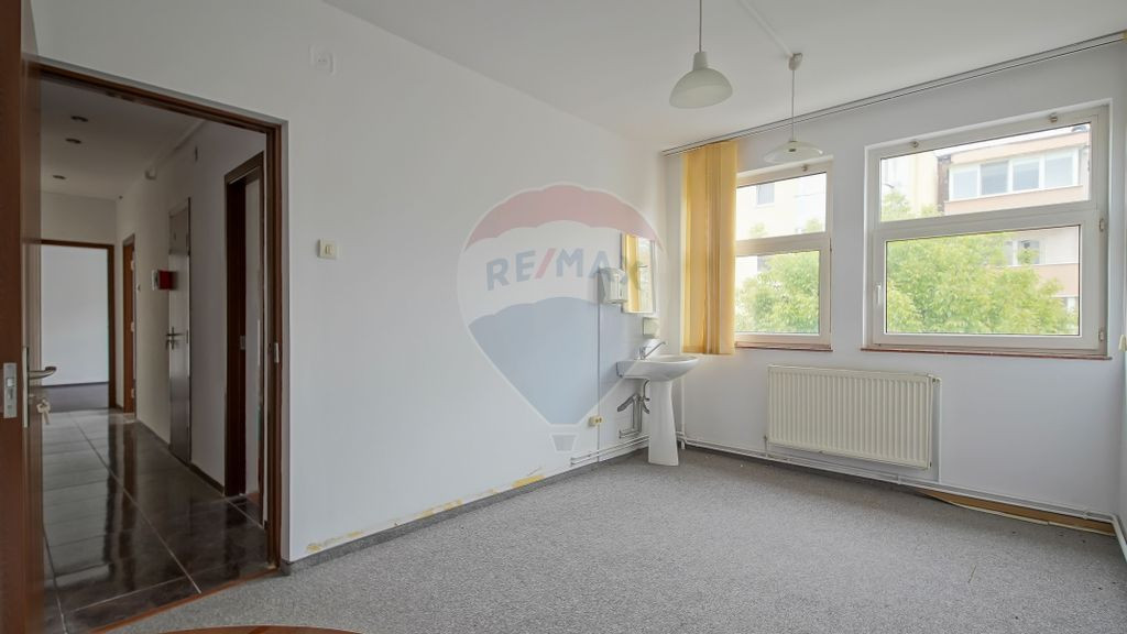 Apartament cu 3 camere de vânzare în zona Astra, Livada...