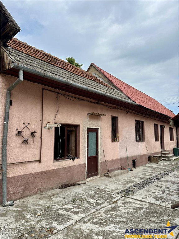 Casa saseasca cu sura si 900mp teren, Prejmer, Brasov