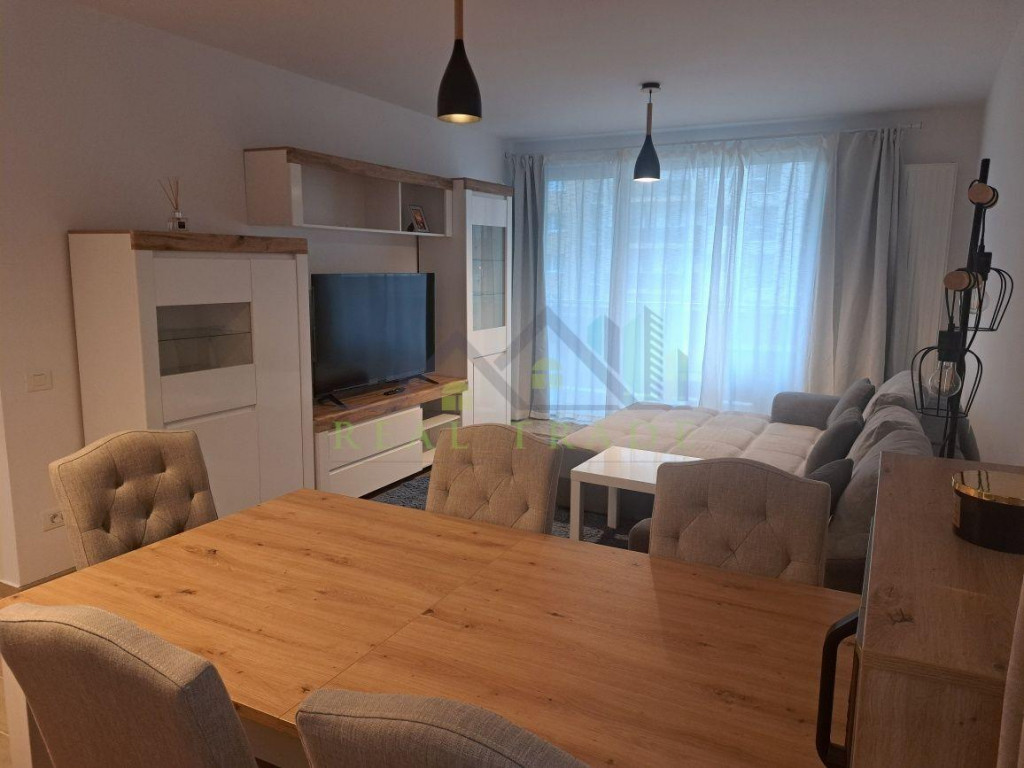 Apartament cu 2 camere 60 mp, cu vedere spre munte, situat p