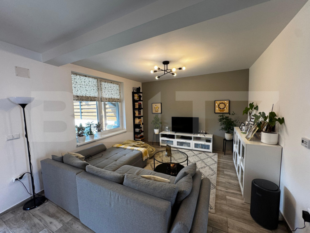 Casă înșiruită cu 4 camere, 3 băi, zona Dealul Furcilor