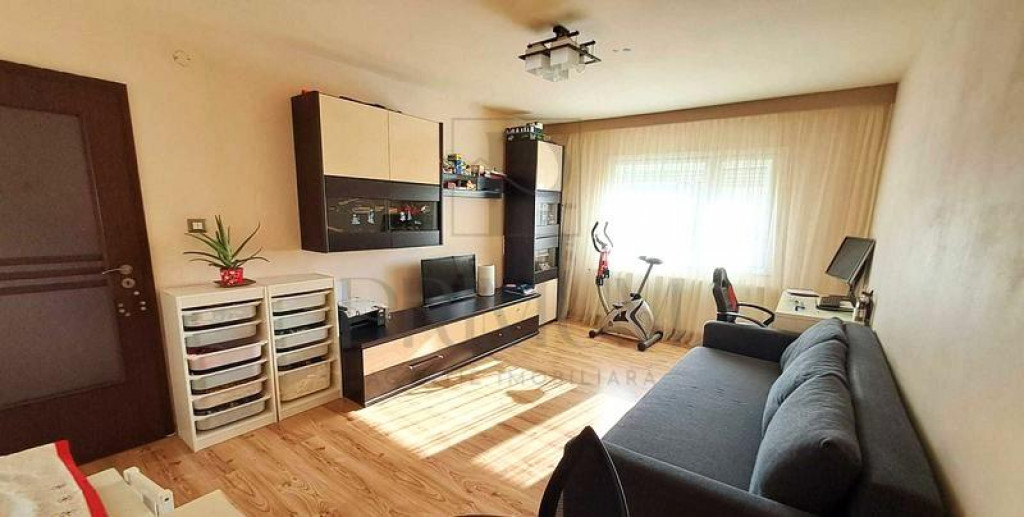 ARADULUI - BLOC IZOLAT - 3 camere - decomandat - centrala pr