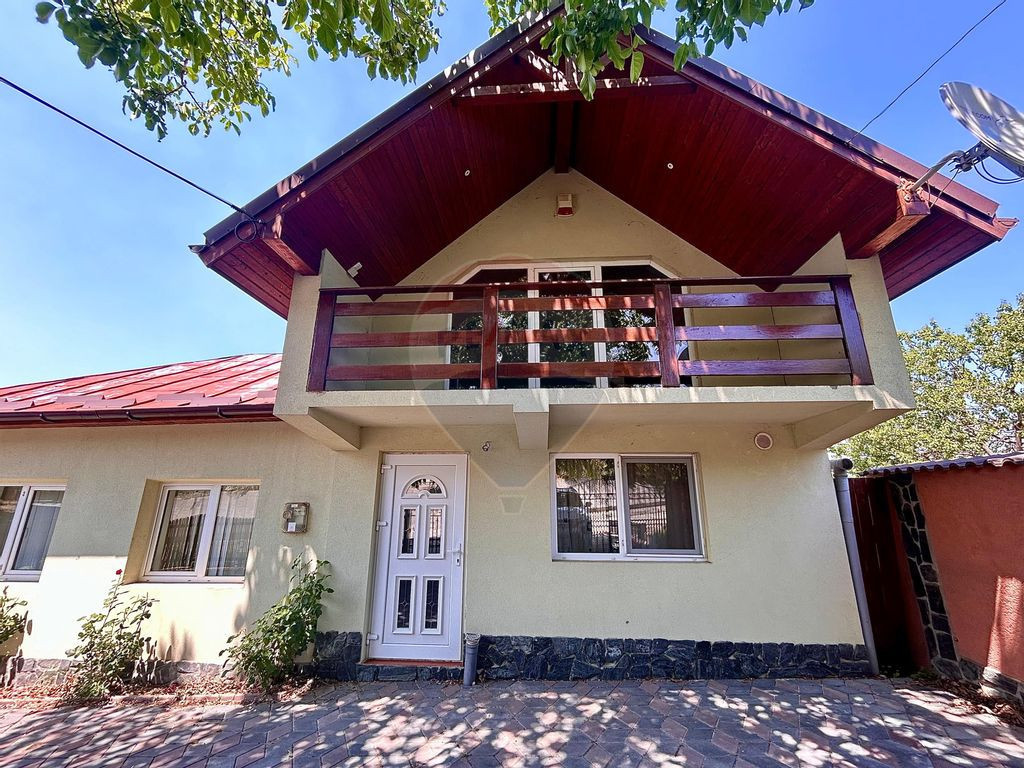 Vilă cu 6 camere de vânzare in Carcea