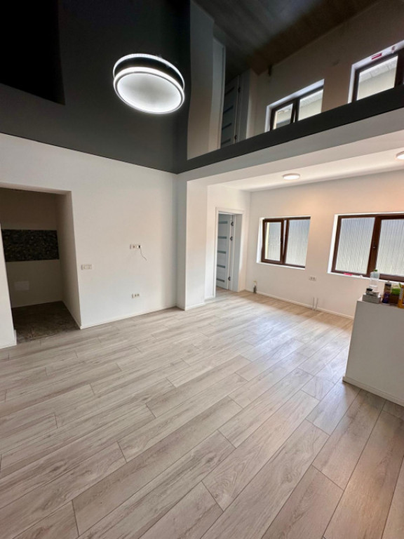 Casa 3 camere situata in zona Palazu Mare