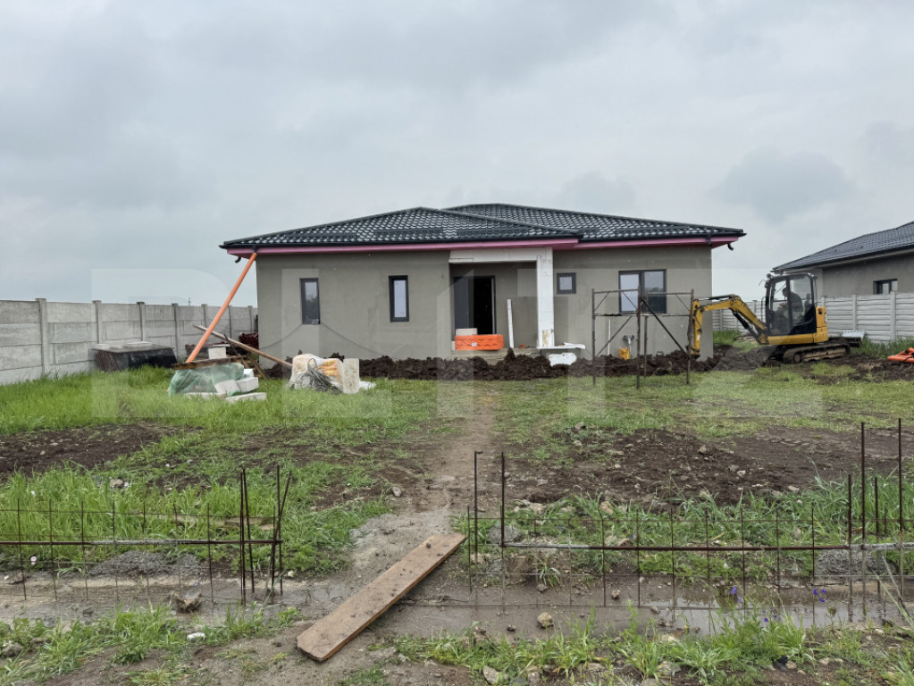 Casa parter, 120 mp utili, la cheie, 600 mp teren, Pielesti