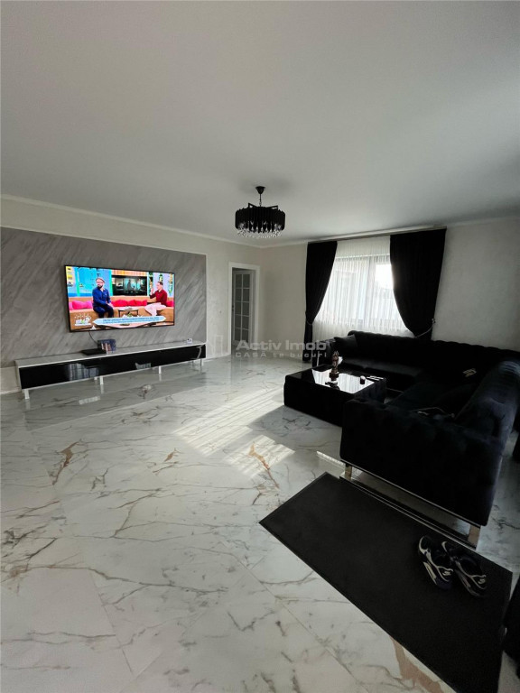 Casa lux Vanatori schimb cu apartament 1/2 cam