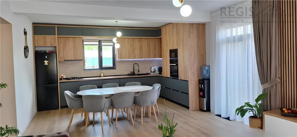 CASA CU 4 CAMERE, HALCHIU