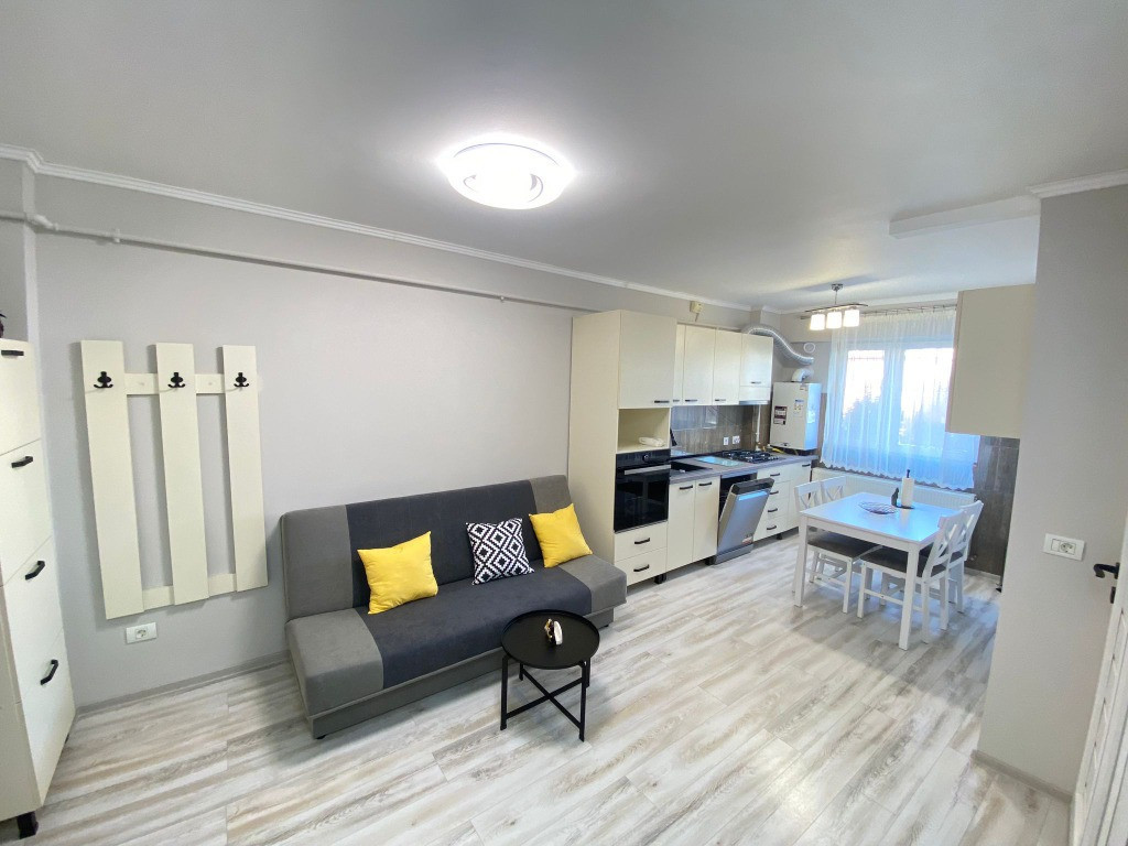 Apartament 2 camere, zona Confectii, etaj 1