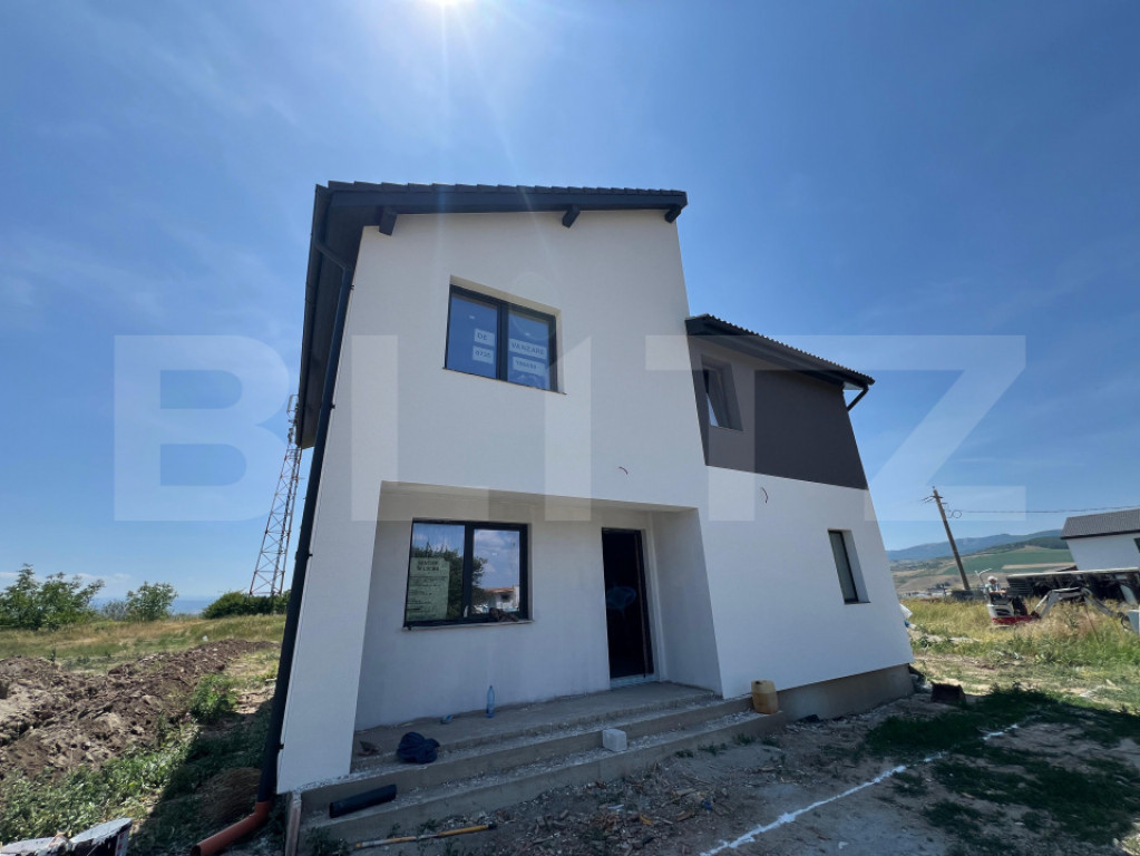 Casă nouă cu design modern, 4 camere cu potențial imens d