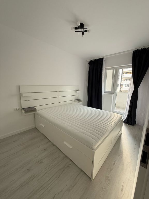 2cam.studio,vedere piscina,6min pe jos metrou Berceni