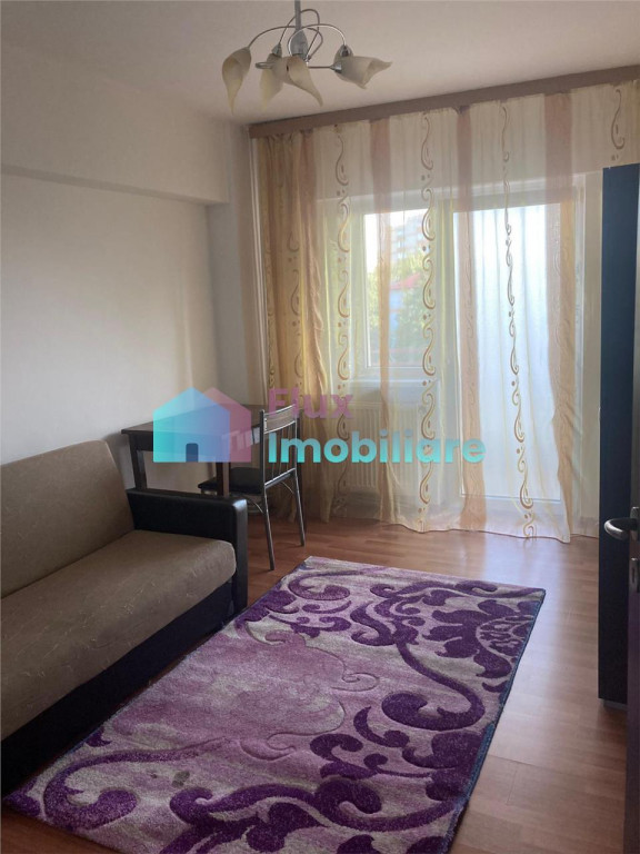 Apartament cu 2 camere în George Enescu, zona Curcubeu