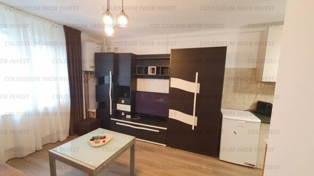 COLOSSEUM: Garsoniera mobilata utilata renovata Piata Tractorul