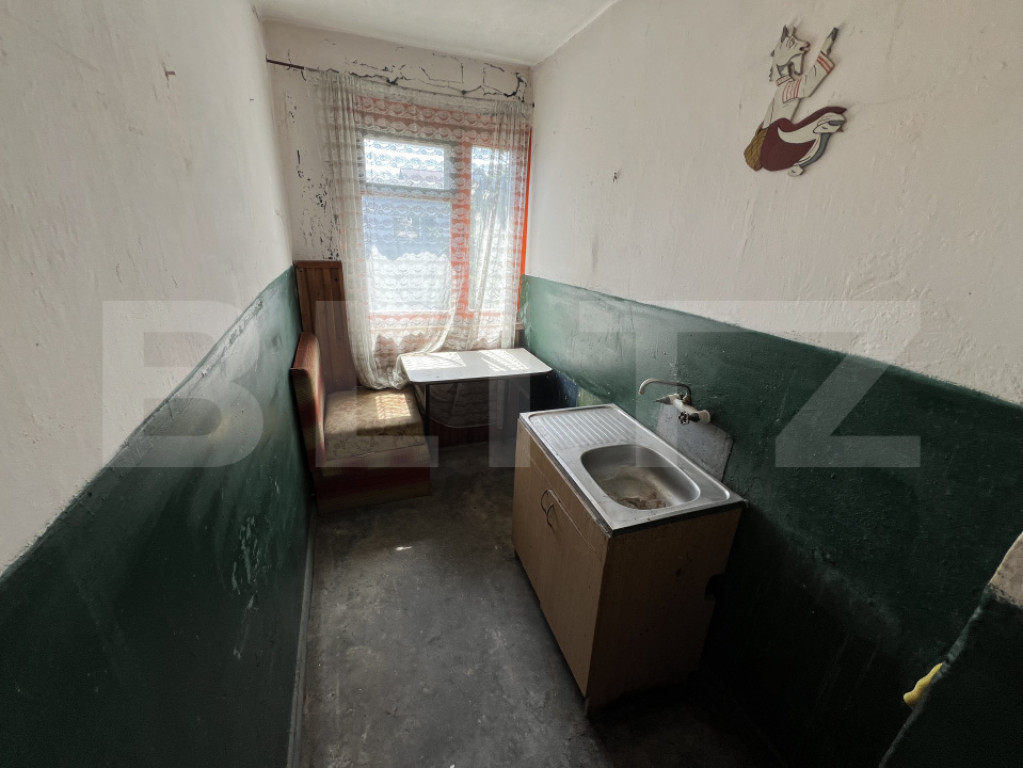 Apartament 2 camere de renovat etaj 4