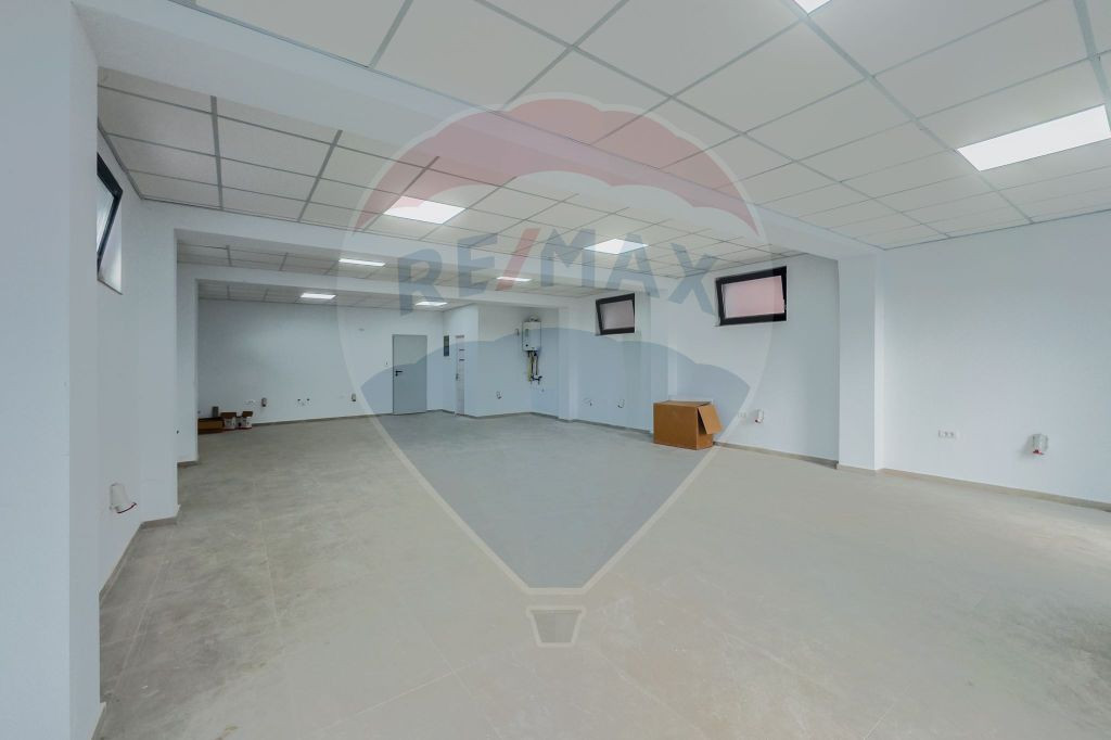 Spațiu comercial de inchiriat in Via Carmina Arad