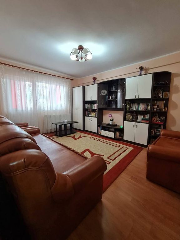 Apartament 3 dec,Micro 20,et 4