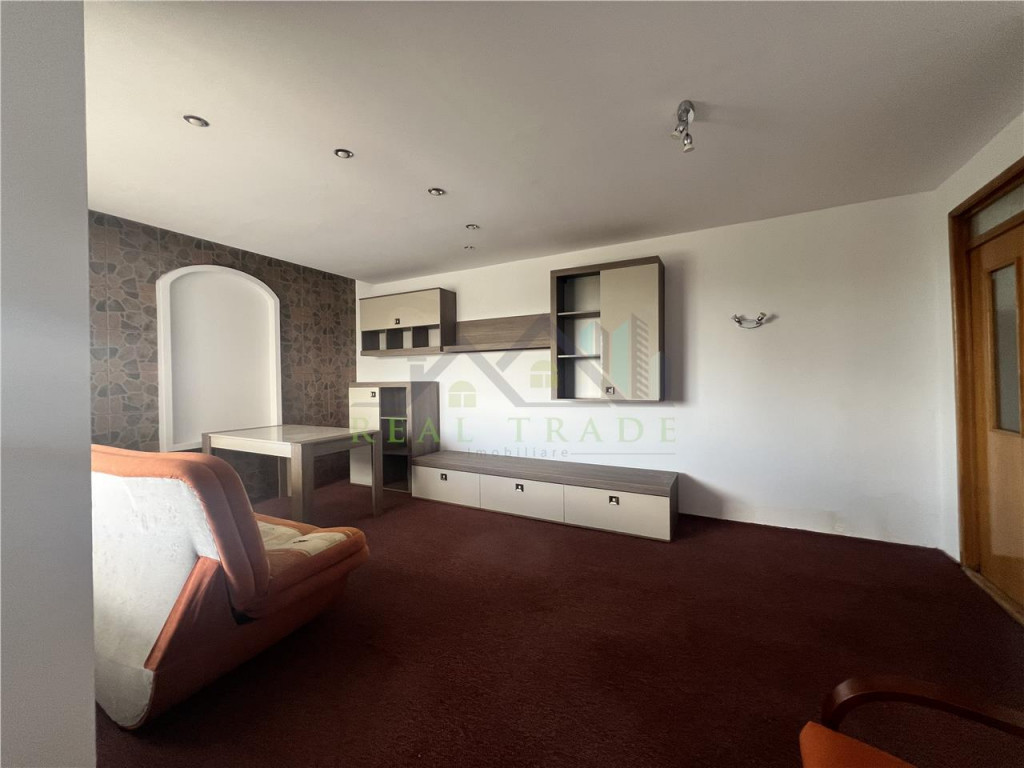 Apartament 2 camere decomandat etajul 1 Centrul Civic