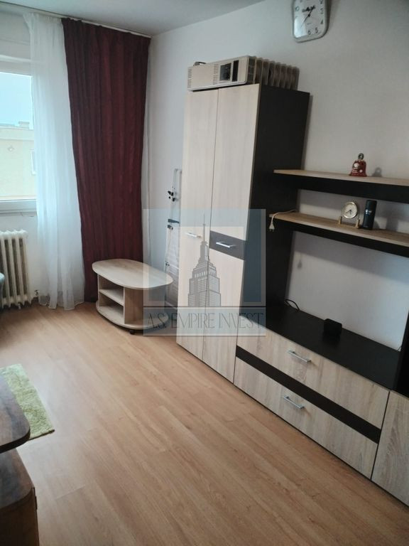 Garsoniera 24 mp - zona Tractorul