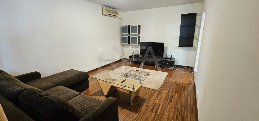 3 camere 1/4, renovat ,anvelopat ,Drumul Taberei.