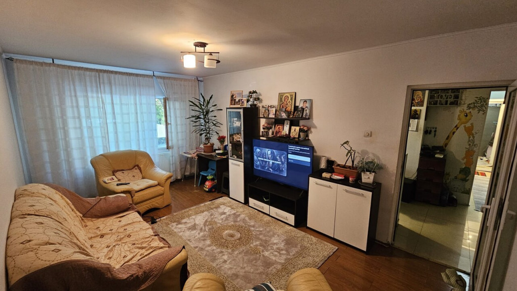 9 MAI - 3 cam dec, parter/4 la 83500 euro